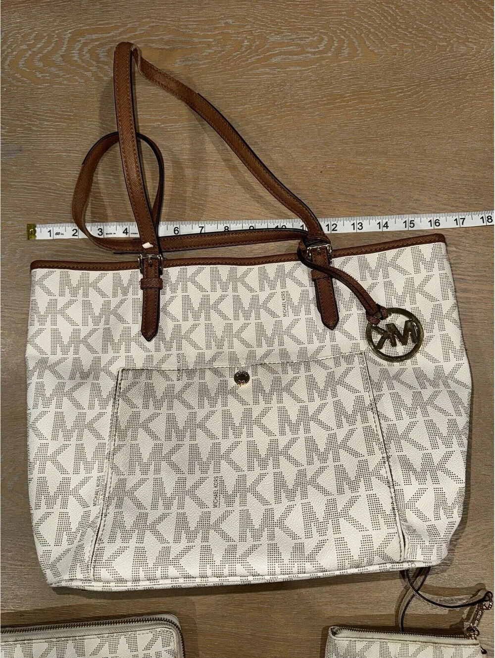 Michael Kors Signature Jet Set Tote in Vanilla w/ Matching Zipper Wallet Pouch